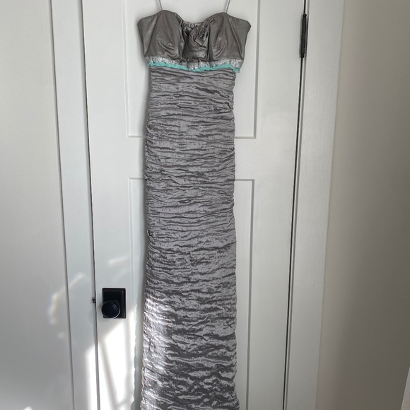 Nicole Miller Dresses & Skirts - Nicole Miller gown